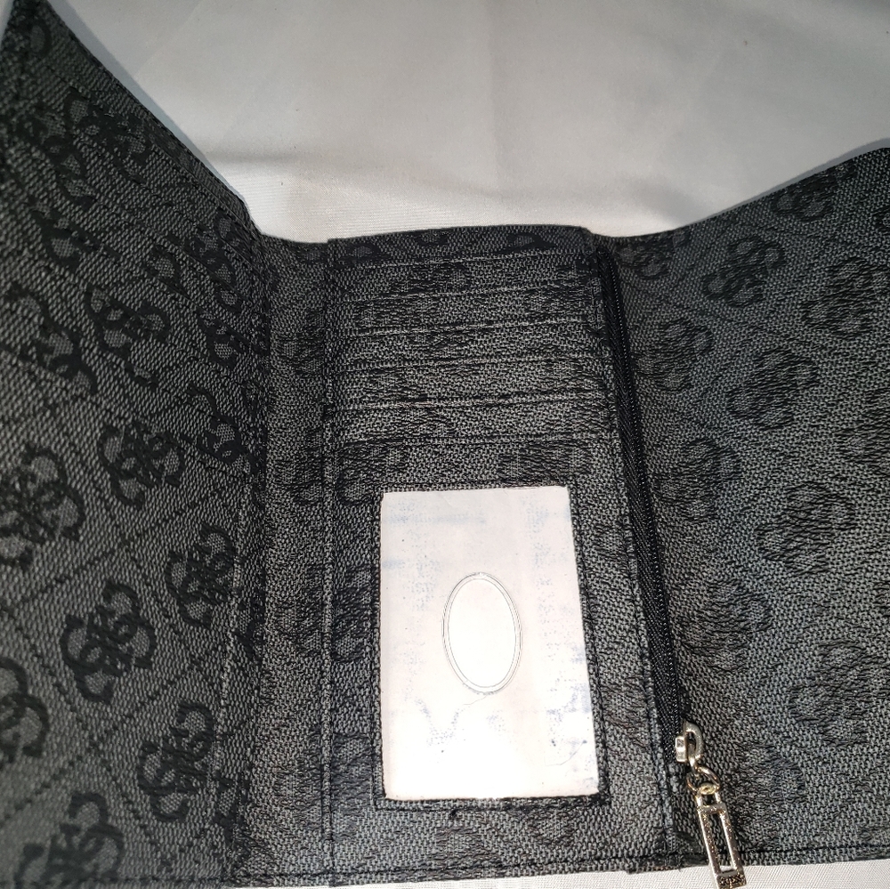 Guess Wallet - Picture 2 of 2